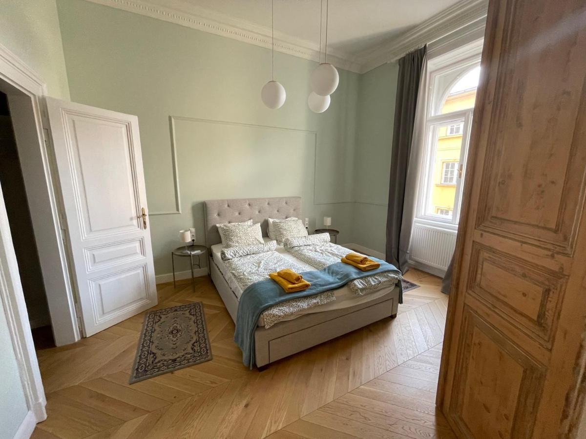 City Center 3, Elegant And Cozy 2Br In City Center! Budapest Luaran gambar