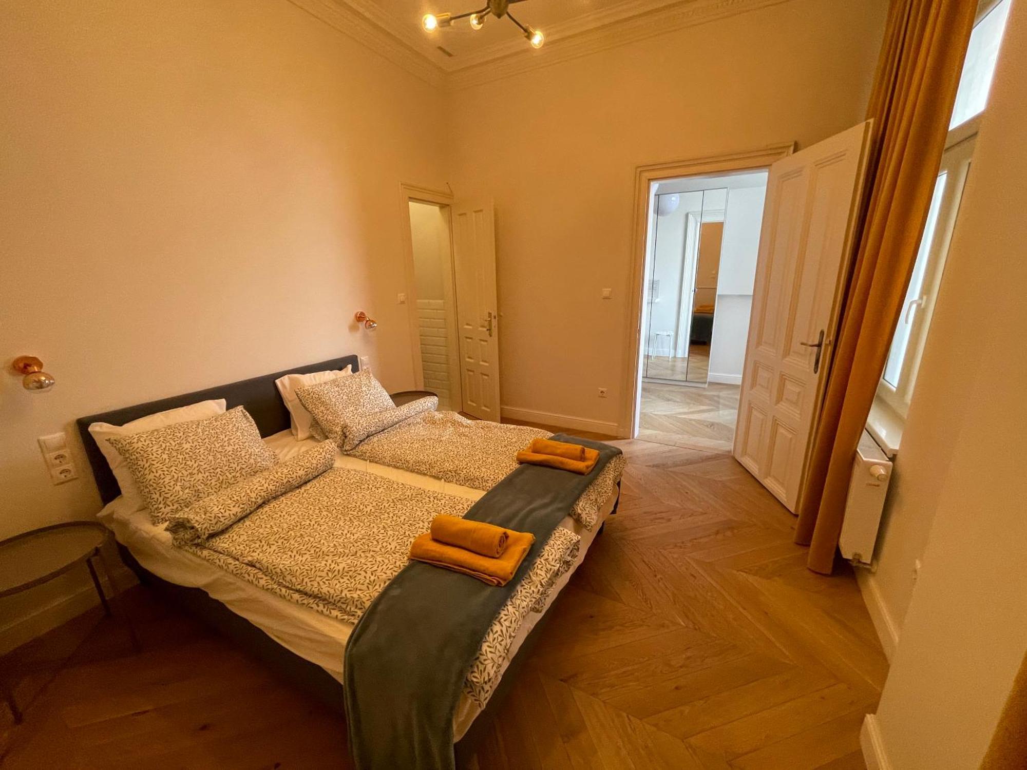 City Center 3, Elegant And Cozy 2Br In City Center! Budapest Luaran gambar